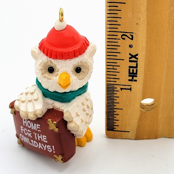 Home For The Owldays Christmas Tree Ornament Made by Hallmark 1990 - Picture 5 of 6